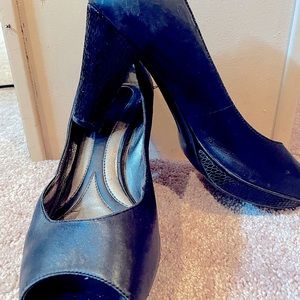 Naturalizer Size 8-1/2 WIDE BLACK